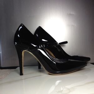 Via Spiga Black patent leather heels